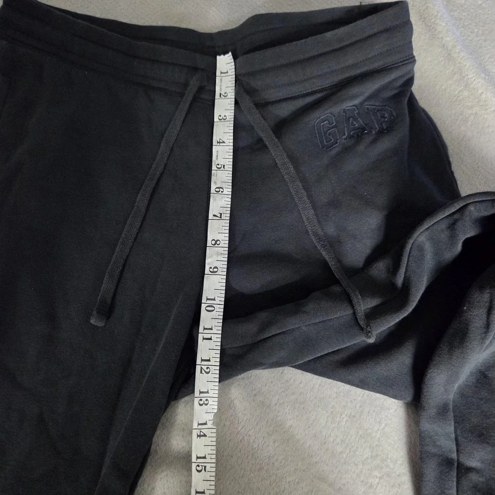 Gap Pants Mens Medium Black Fleece Joggers Sweatpants Cuffed GAP Logo Drawstring